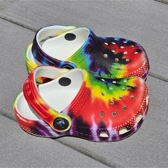 CROCS Kids Tie-Dye Clogs Size 5 - Picture 5 of 7